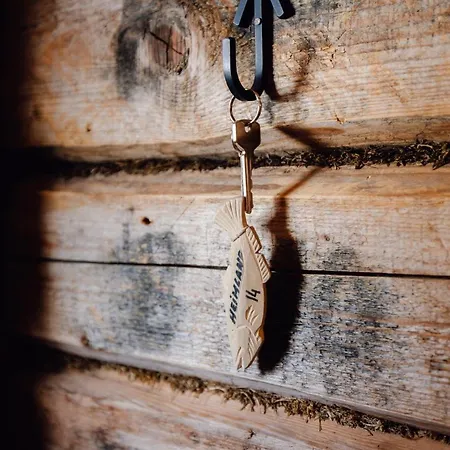 Sakrisoy Rorbuer راين