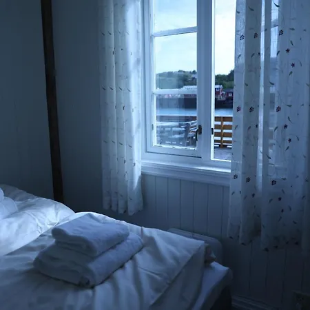 Sakrisoy Rorbuer Holiday park 3*