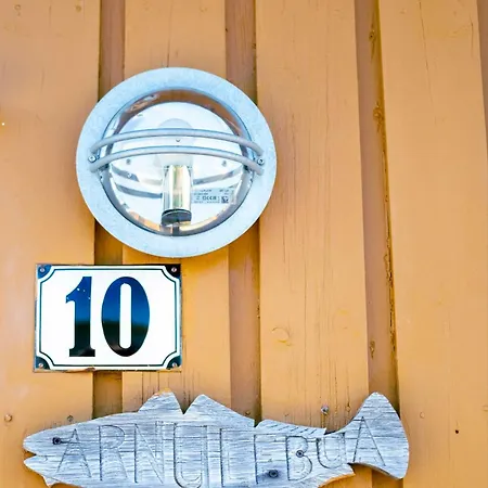 Prázdninový areál Sakrisoy Rorbuer 3*