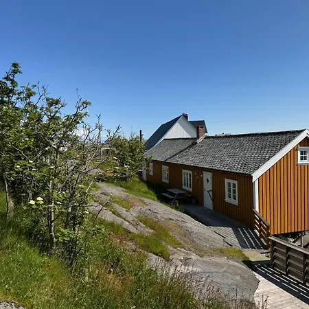 Prázdninový areál Sakrisoy Rorbuer 3*