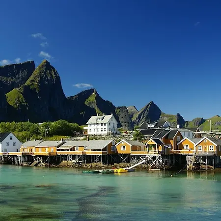 Sakrisoy Rorbuer راين