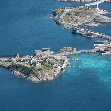 Sakrisoy Rorbuer Reine