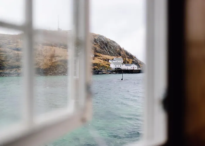 Sakrisøy Rorbuer 3* Reine