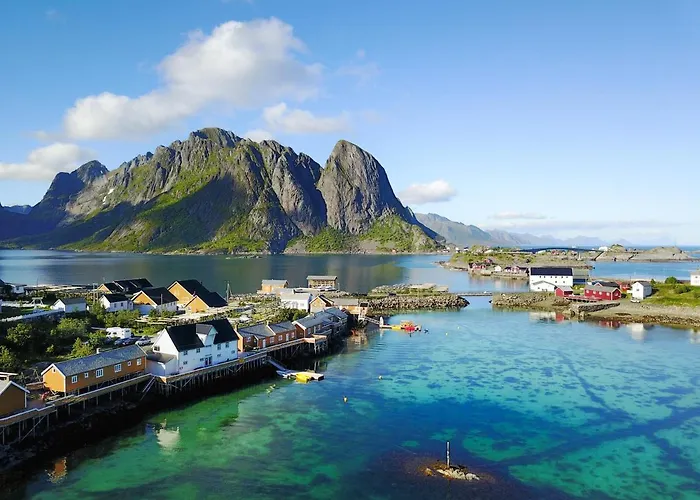 Sakrisøy Rorbuer Ferieparker 3*