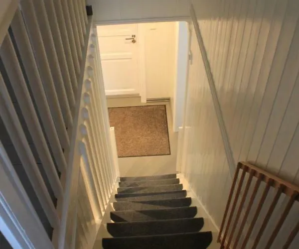 Sakrisoy Rorbuer Reine