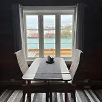 Sakrisoy Rorbuer Reine